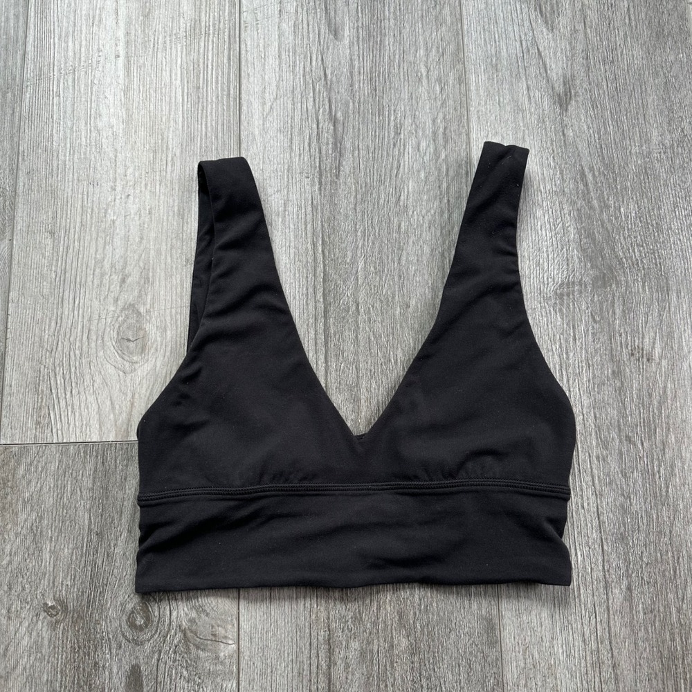 Lululemon align Black V-Neck Sports Bra Size 4 Soft Stretch Yoga Light Support